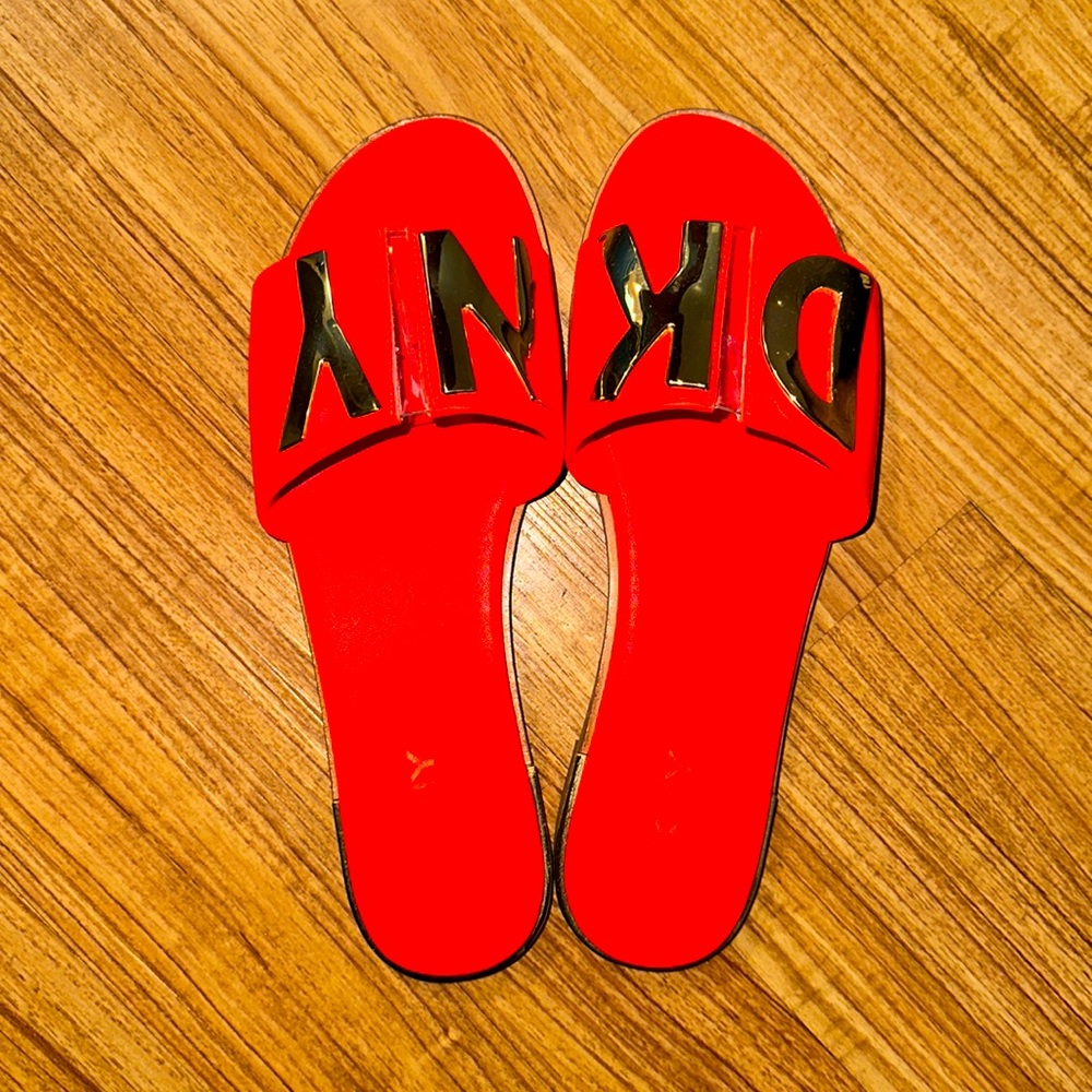DONNA KARAN NY SANDALS